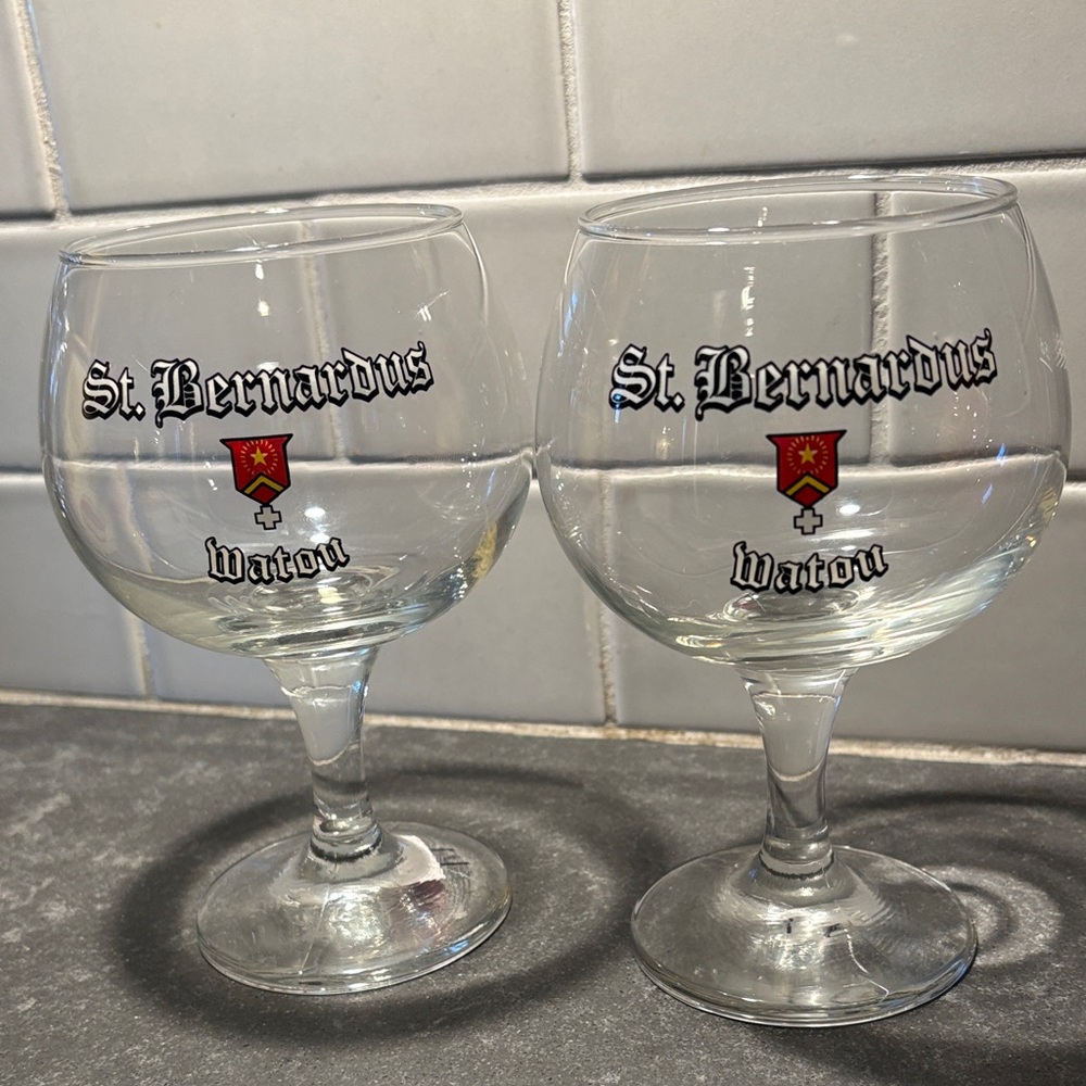 Clear Goblet Glass with Red Crest - Set of 2